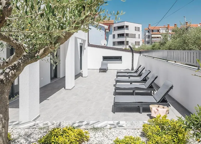 New 2021! Stella アパート